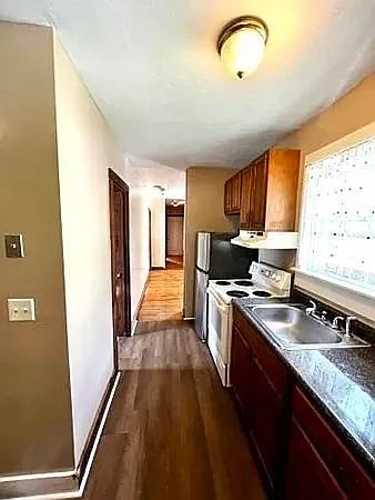 9 Castle St #B — Photo 9
