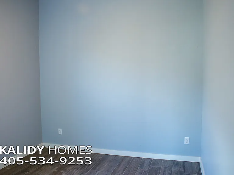 521 Remington Ave — Photo 8
