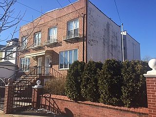 1st image of 1552 E 53rd St