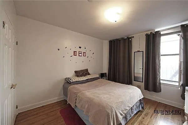 Sold by R New York | media 11