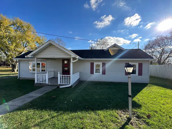 7 W Columbia St, Roachdale, IN 46172