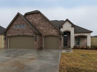 203 Spring Brook Ct, Lumberton, TX 77657