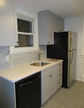 2nd image of 29 Hobby St #1