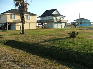 987 Ramada Blvd, Crystal Beach, TX 77650