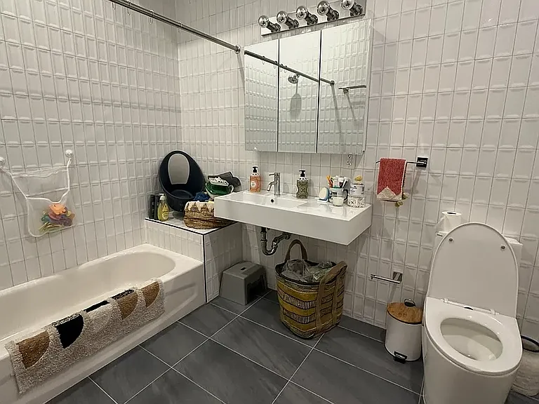 247 Nassau Ave #1R — Photo 5
