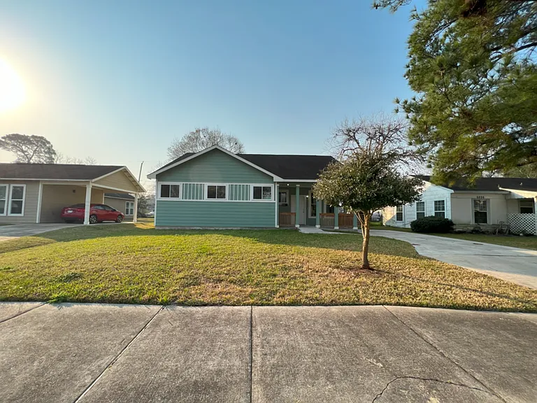 5030 Marietta Ln — Photo 1