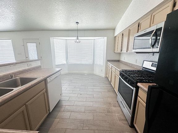 4th image of 11229 E 24th Pl