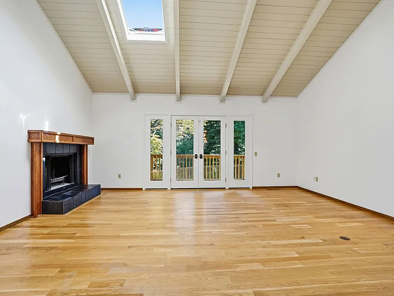 2561 Rolling Hills Ct — Photo 4