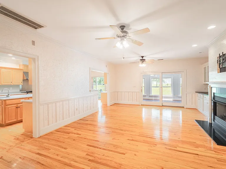 785 Glenwood Dr — Photo 8