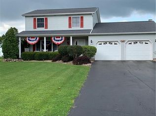 6649 Crosby Rd, Lockport, NY 14094