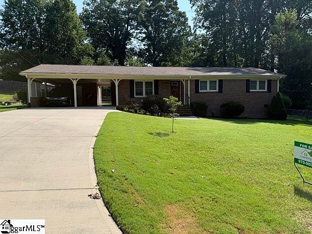 1st image of 10 Dickens Ln