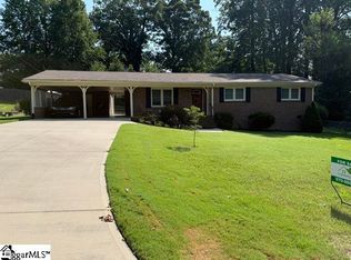 10 Dickens Ln, Taylors, SC 29687