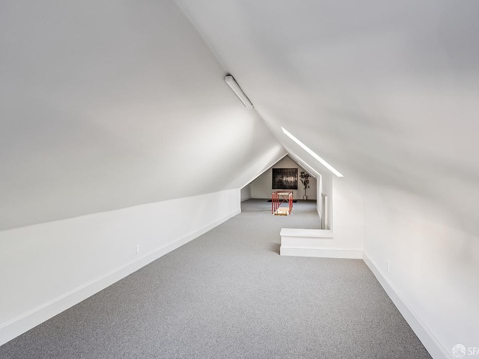 28th image of 160 Noe St