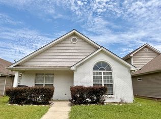 2095 Village Ln, Calera, AL 35040