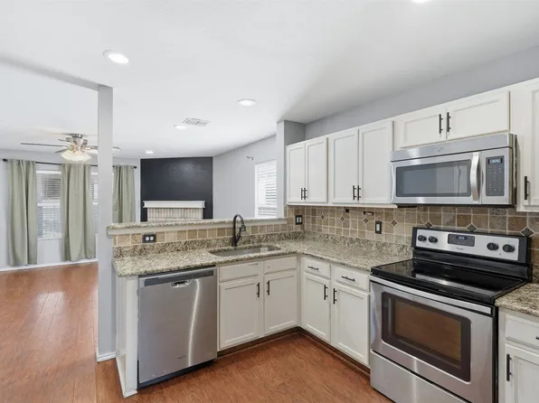 972 Mosaic Dr, Fort Worth, TX 76179