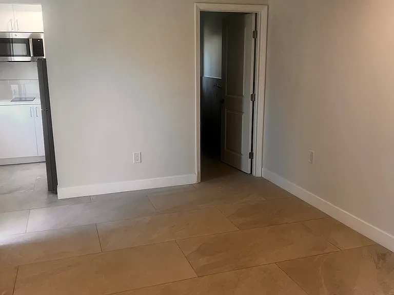 2641 Samarkand Dr — Photo 6