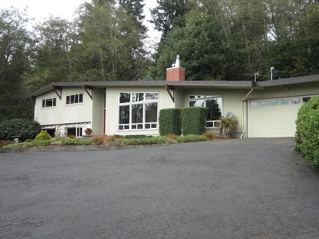3320 Aldercrest Rd photo 1
