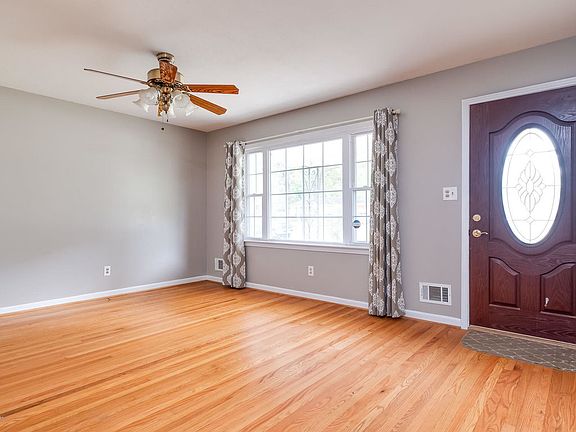 3rd image of 10607 Hume Ct