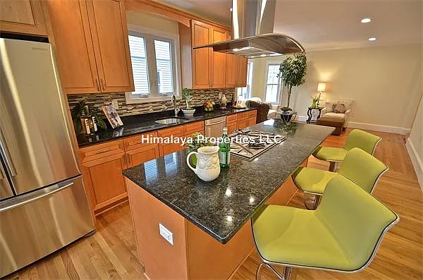 201 College Ave #1