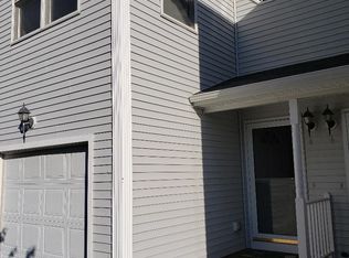 4 Susan Cir, South Kingstown, RI 02879