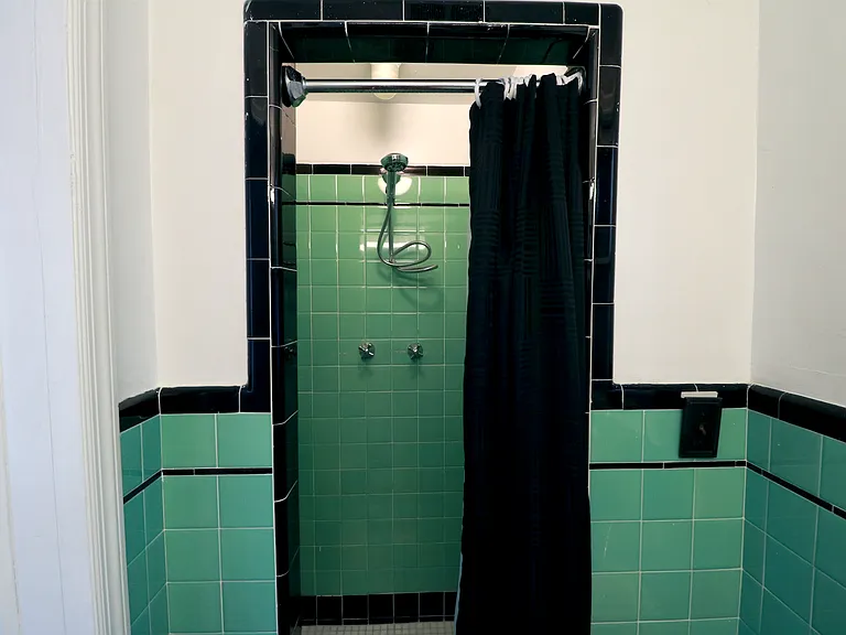 Bathroom 2 (view 2)