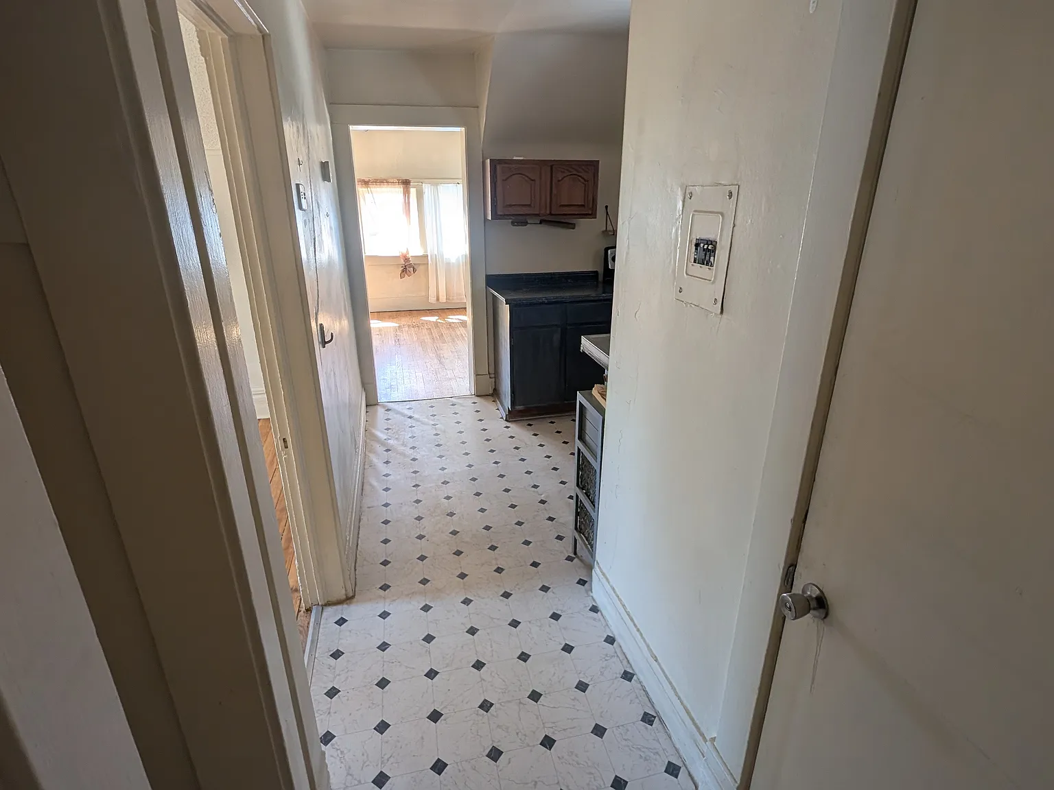 1 bed, 750 sqft, $850 — Photo 3