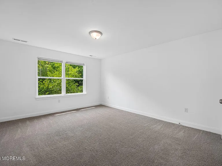 16 Emily Ct — Photo 19