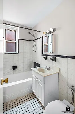 Sold by R New York | media 8