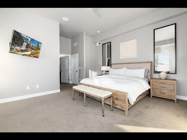 1733 Grove St #4 — Photo 14