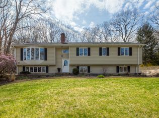 21 Bigelow Rd, New Fairfield, CT 06812