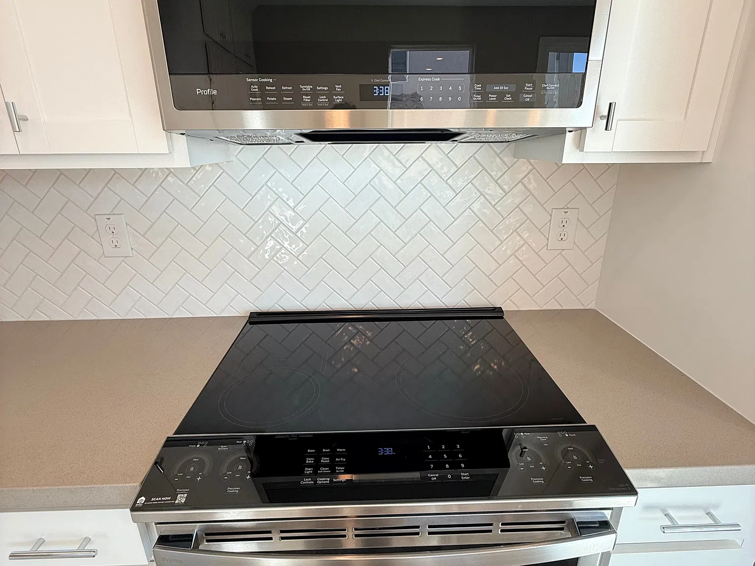 3 bed, 2.5 bath, 1447 sqft, $2,988 — Photo 4