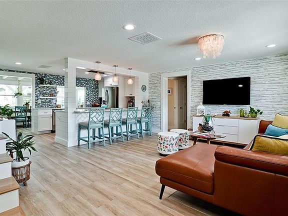 4th image of 522 68th St
