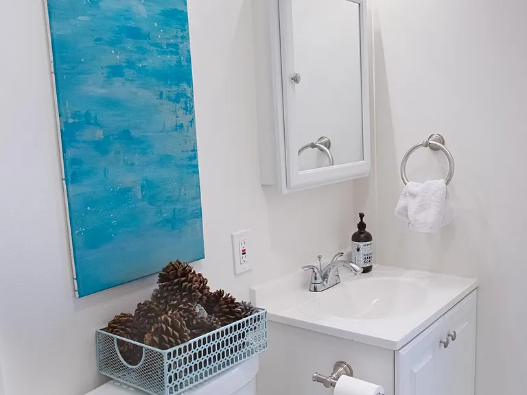 529 Evanwood Ave — Photo 6