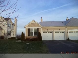 1067 Hampton Ln, Yorkville, IL 60560