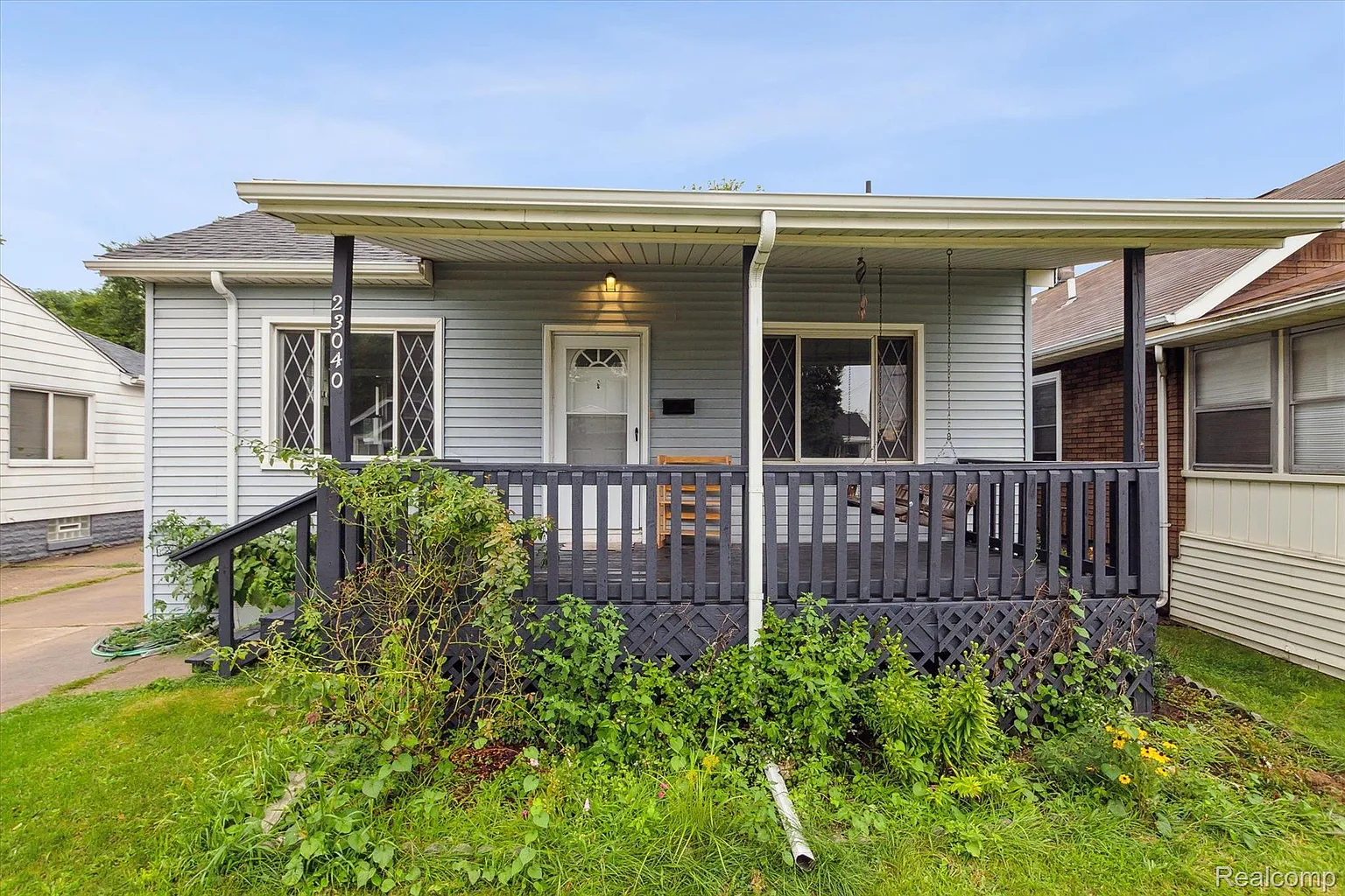 23040 Vassar Ave photo 1