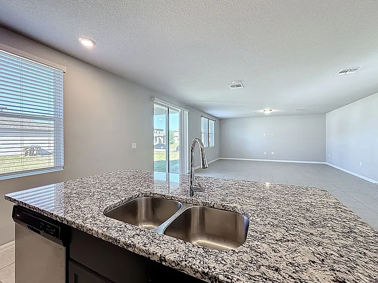 5251 Meredrew Ln — Photo 17
