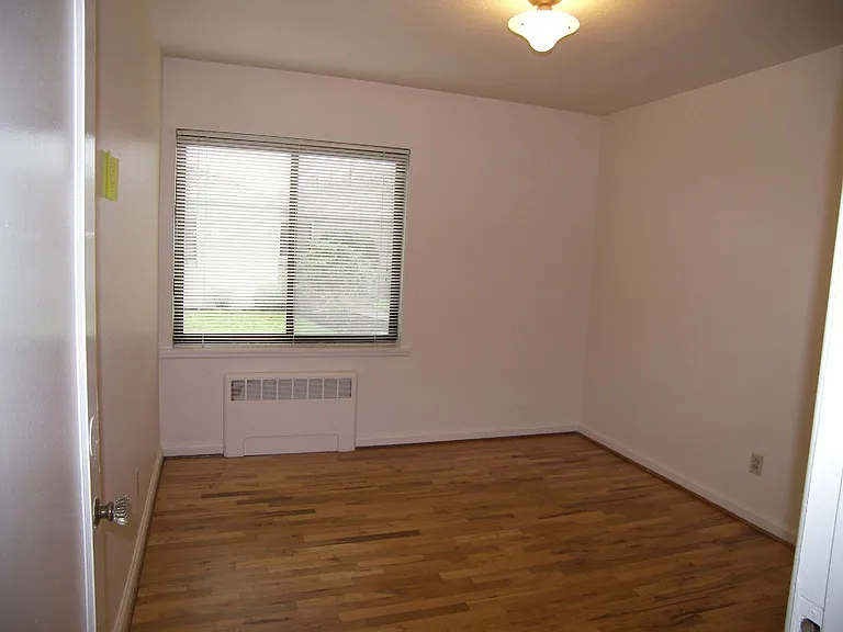 20-90 SE 57th Ave #1-8 — Photo 6