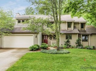 1662 Scott Creek Ct NE, Belmont, MI 49306