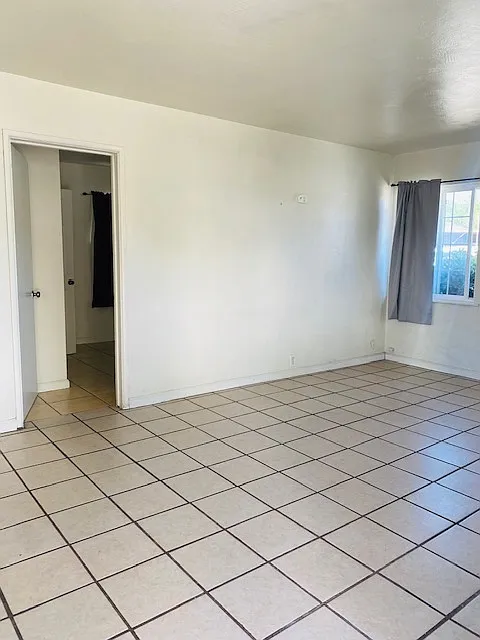 1607 Oregon St — Photo 3
