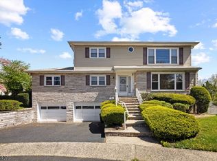 26 Pilgrim Ct, Bloomfield, NJ 07003