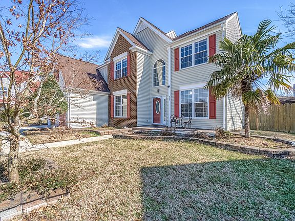 5th image of 305 Hidden Falls Ct