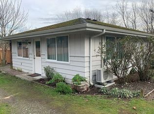 940 NW Key St #B, Oak Harbor, WA 98277