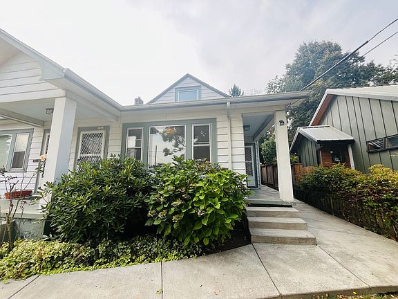 2nd image of 2346 SE Pine St