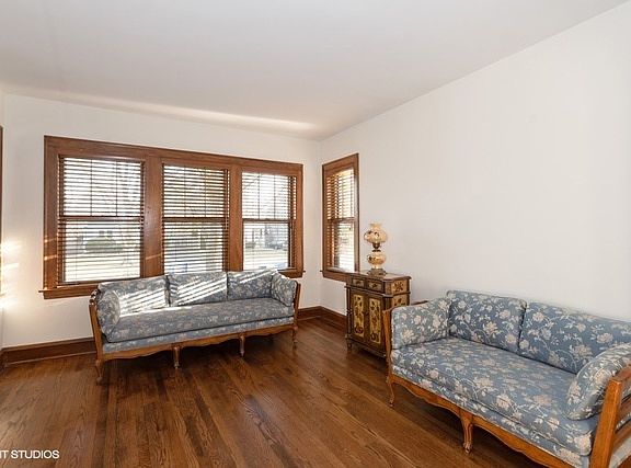 2nd image of 1054 Centerfield Ct