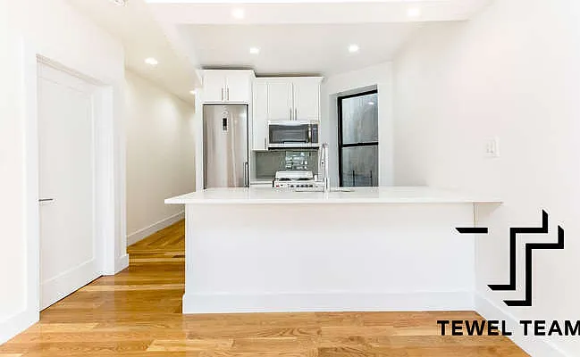 508 Manhattan Ave #1A — Photo 4