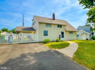 50 Ridge Ln, Levittown, PA 19055