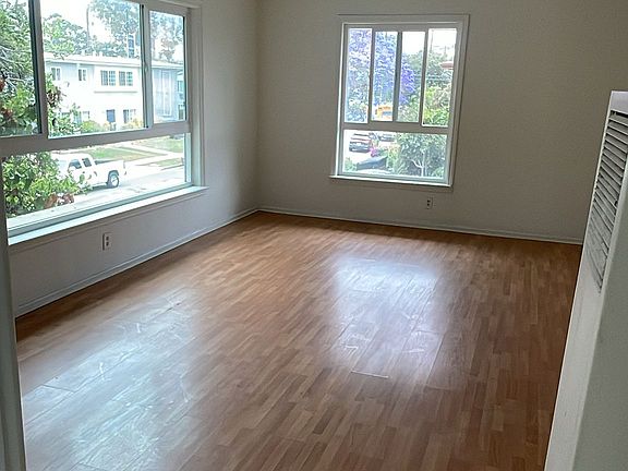 2nd image of 3107 Livonia Ave APT 4