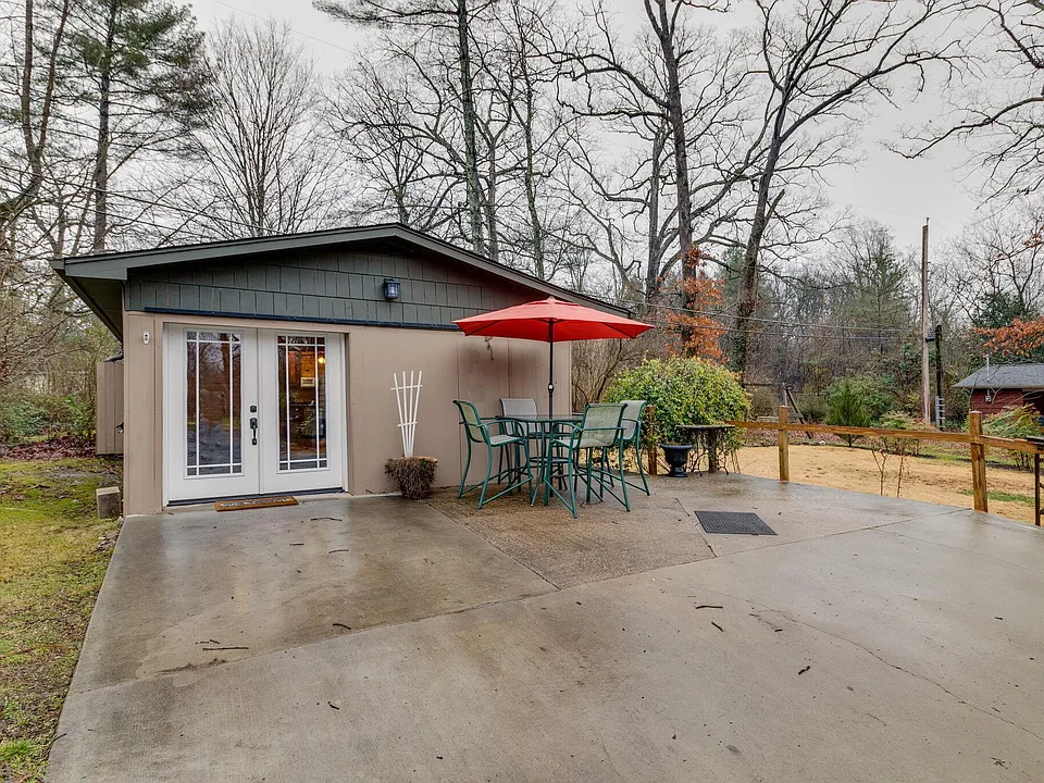 3520B Southwood Dr SE
