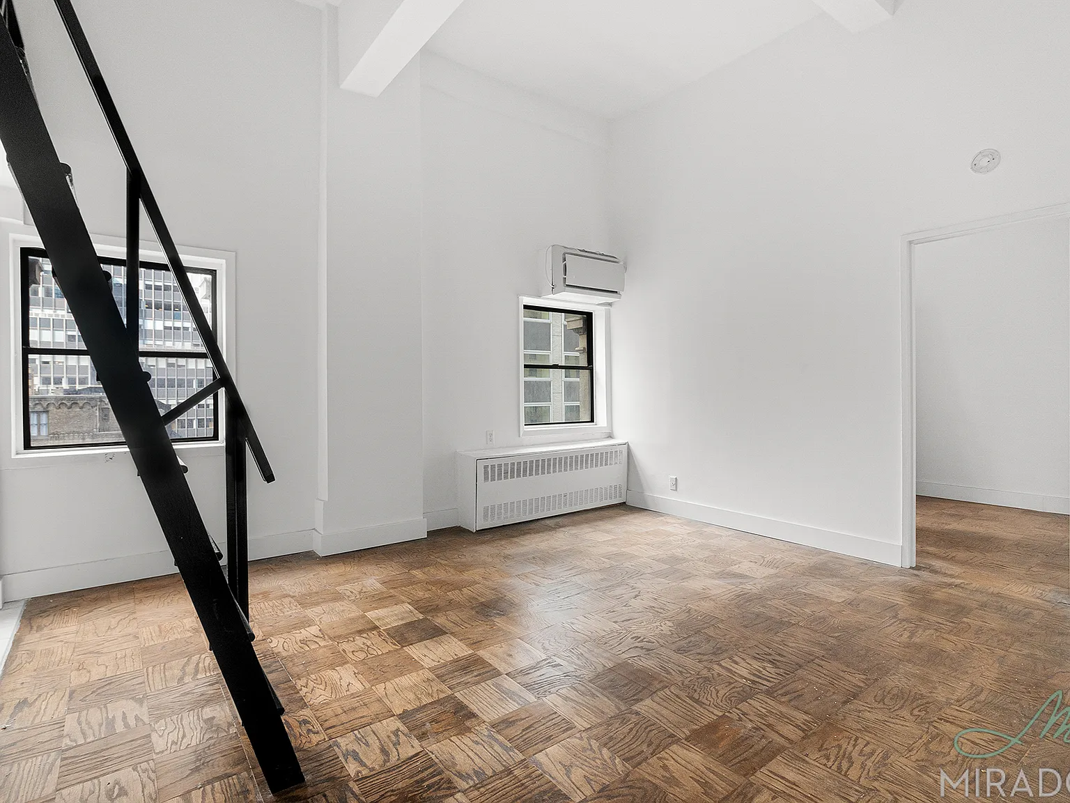 132 East 45th Street — Photo 2