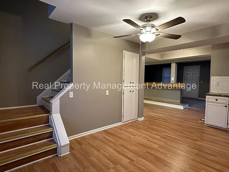 23511 Wellington Ave — Photo 10